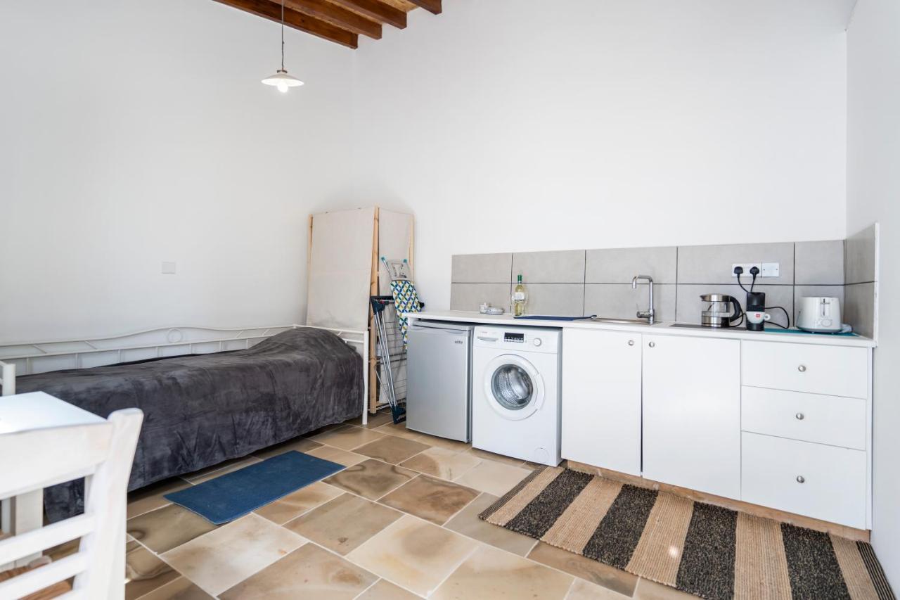 To Hani - Small Studio Nikosia Eksteriør bilde